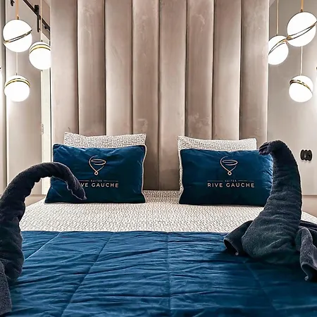 Cocon Parisien - Face A Louboutin - Chez Nicolas Paris