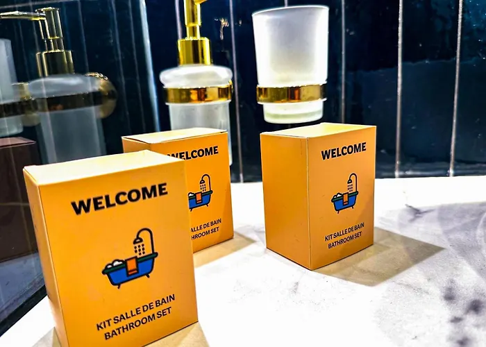 Cocon Parisien - Face A Louboutin - Chez Nicolas *