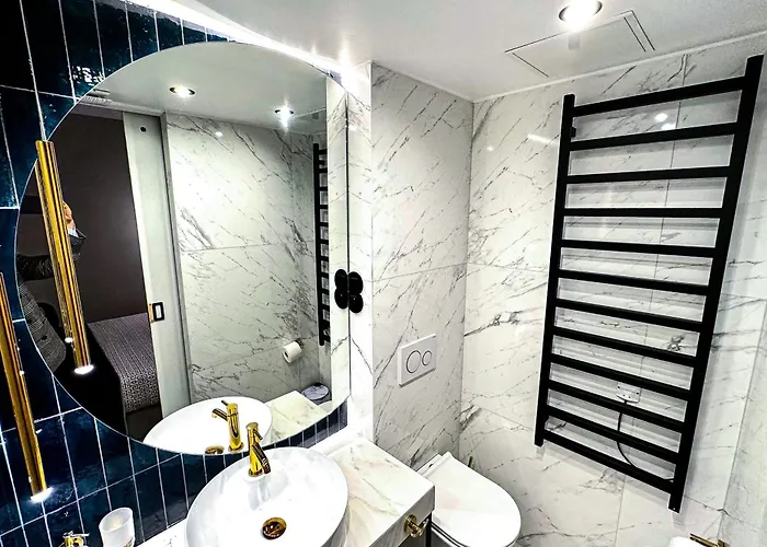 Cocon Parisien - Face A Louboutin - Chez Nicolas